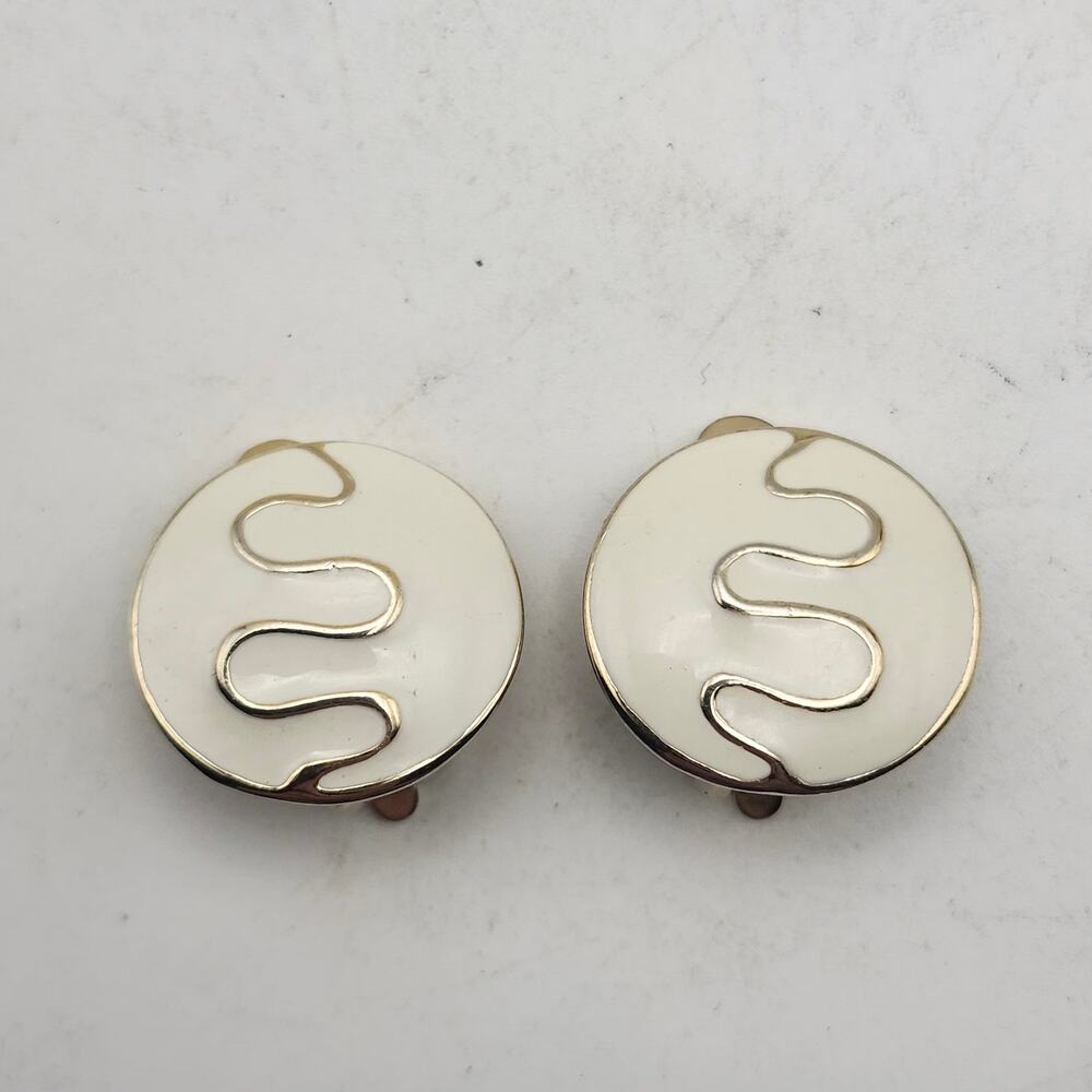 White Enamel Gold Tone Round Clip On Earrings Abstract Swirl Textured Retro Pair